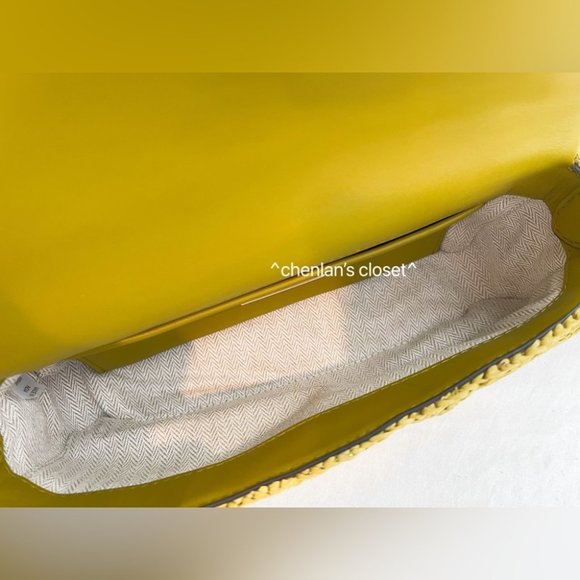 🔥HP🔥NeW! Rare! Tory Burch Crochet Small Flap Shoulder Bag - Picture 10 of 17